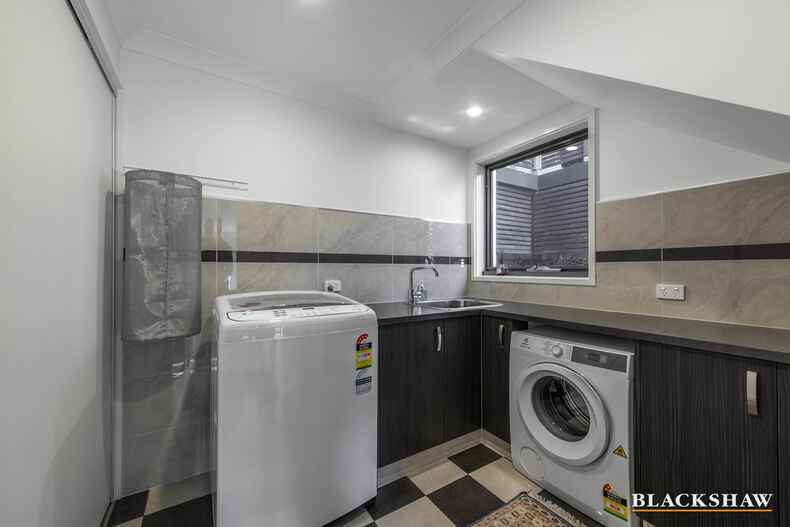 6 Betche Place Farrer