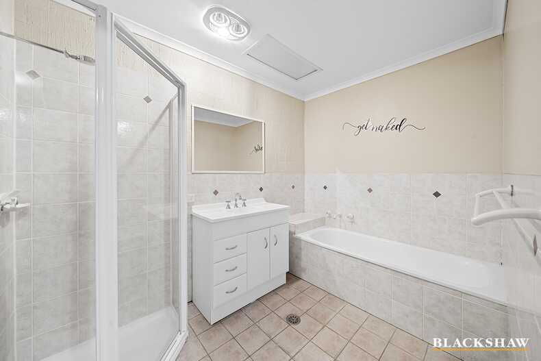 11/32 Doeberl Place Queanbeyan