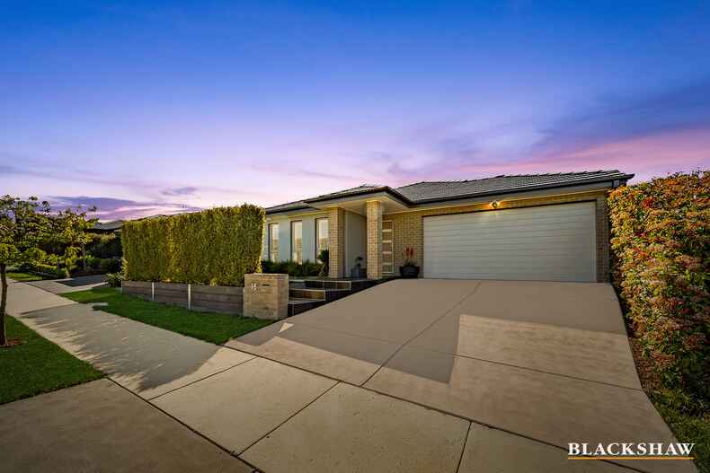 15 Tabrett St Googong  Googong