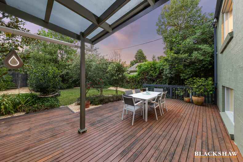 2 Arnhem Place Red Hill