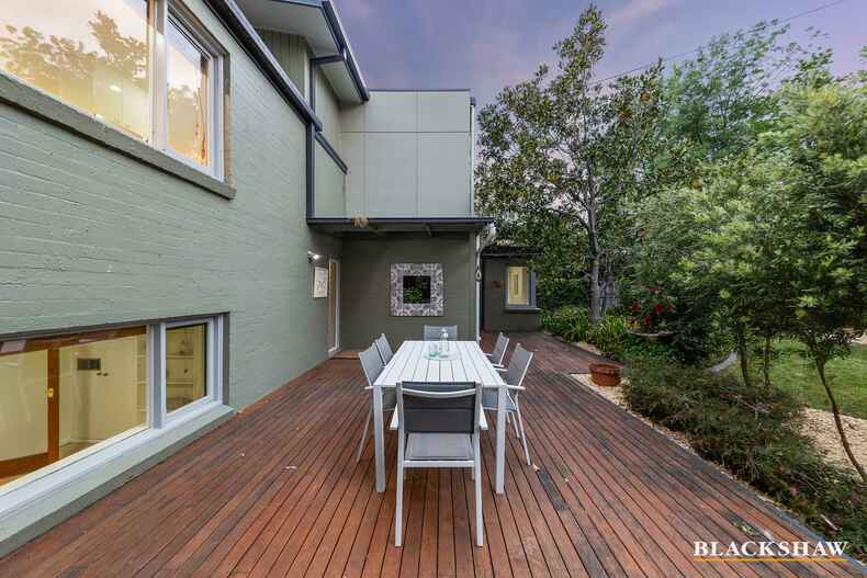 2 Arnhem Place Red Hill