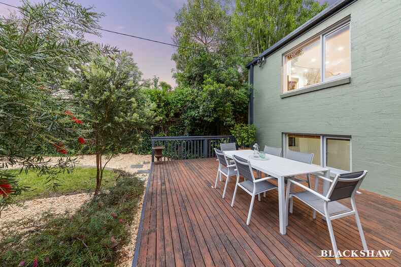 2 Arnhem Place Red Hill