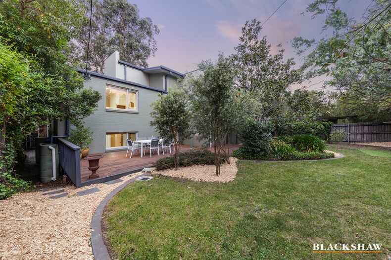2 Arnhem Place Red Hill