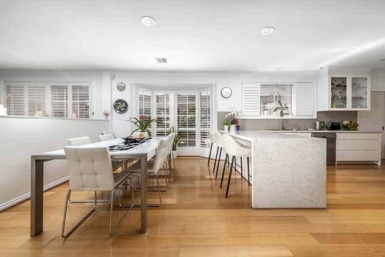 6 Karawatha Place O'Malley 6 Karawatha Place O'Malley