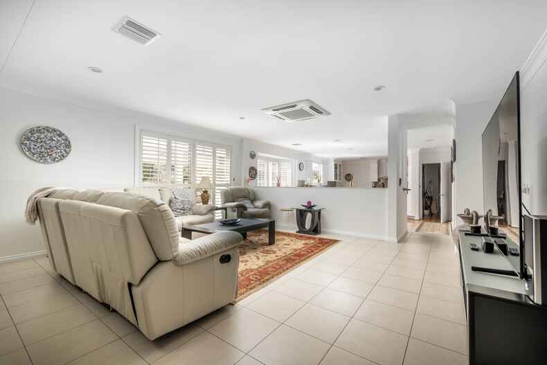 6 Karawatha Place O'Malley 6 Karawatha Place O'Malley