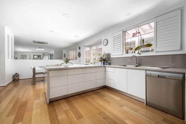 6 Karawatha Place O'Malley 6 Karawatha Place O'Malley