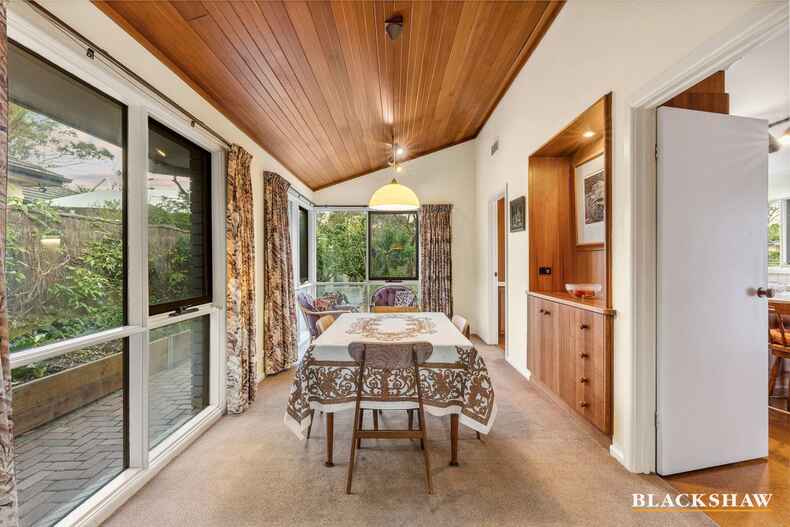 4 Coral Place Campbell