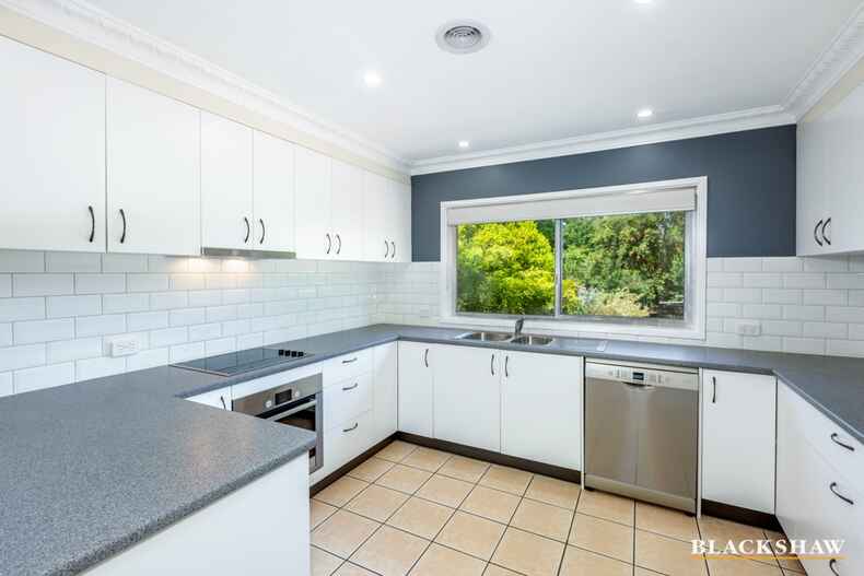 8 Laycock Place Holt