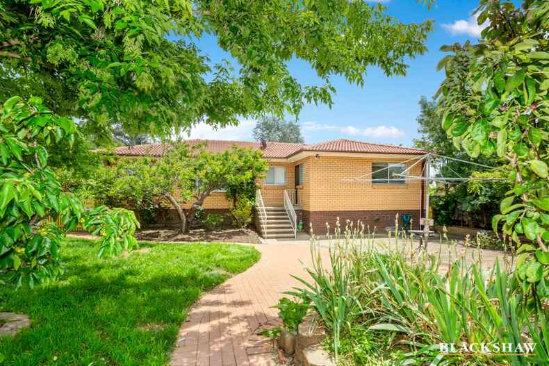 8 Laycock Place Holt