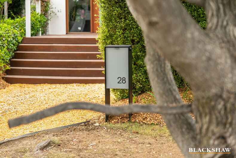 28 Chillagoe Street Fisher 28 Chillagoe Street Fisher