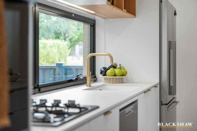 28 Chillagoe Street Fisher 28 Chillagoe Street Fisher