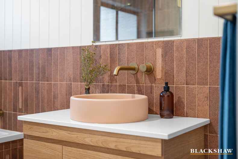 28 Chillagoe Street Fisher 28 Chillagoe Street Fisher