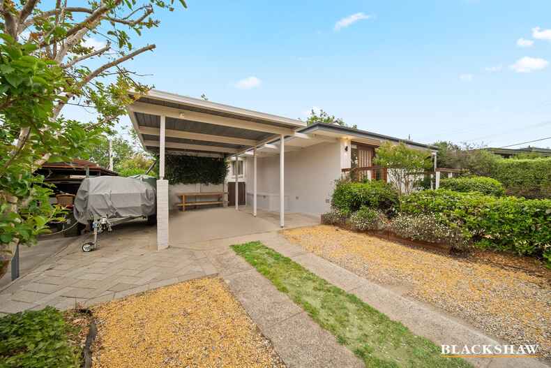 28 Chillagoe Street Fisher 28 Chillagoe Street Fisher