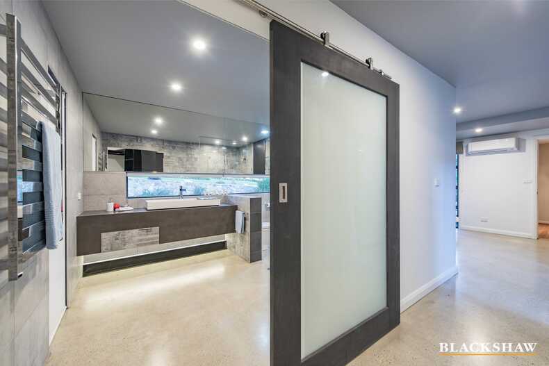 8 Barrigan Place Jerrabomberra