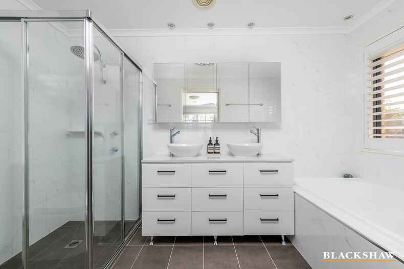 7 Lander Crescent Amaroo 7 Lander Crescent Amaroo
