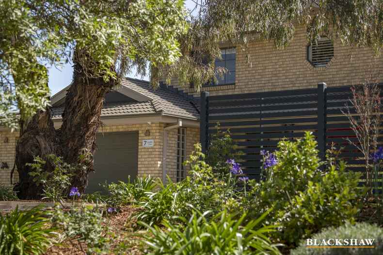 7 Lander Crescent Amaroo 7 Lander Crescent Amaroo