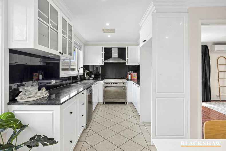 2 Strehlow Place Flynn