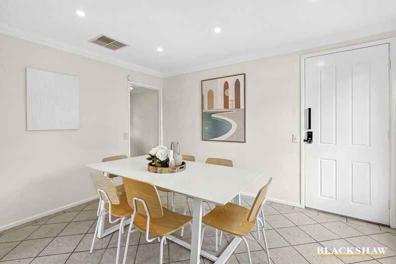 2 Strehlow Place Flynn