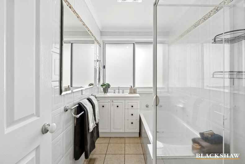 2 Strehlow Place Flynn