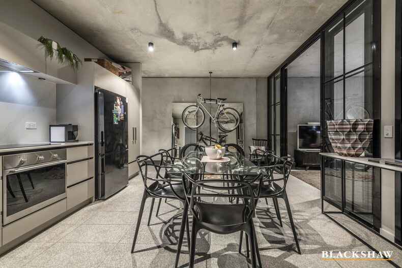 104/1 The Causeway  Kingston