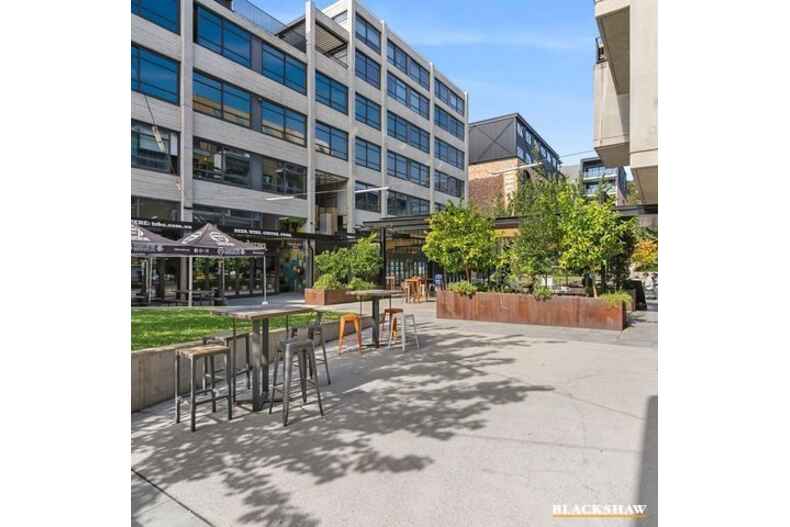 104/1 The Causeway  Kingston