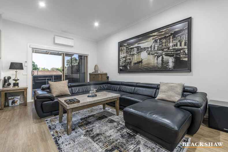4/17 Bowman Street Macquarie