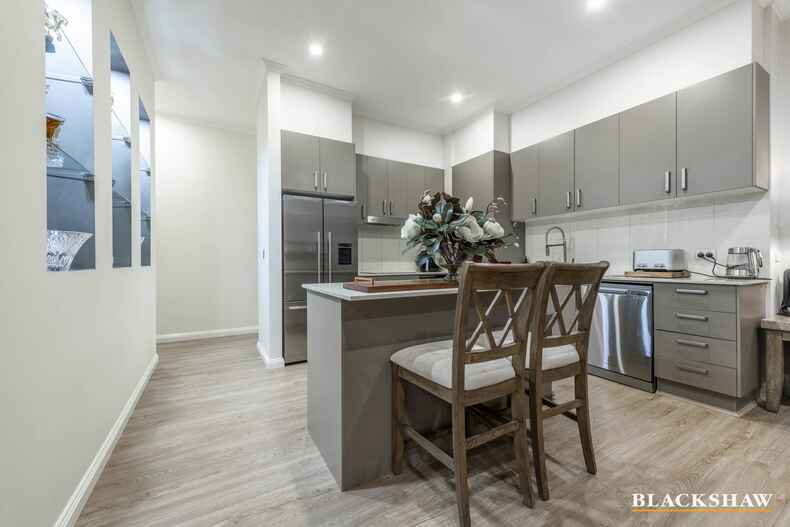 4/17 Bowman Street Macquarie