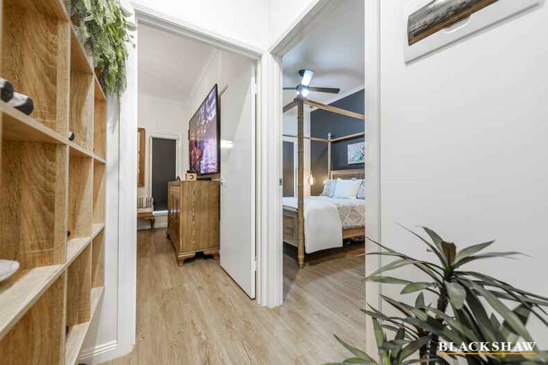 4/17 Bowman Street Macquarie