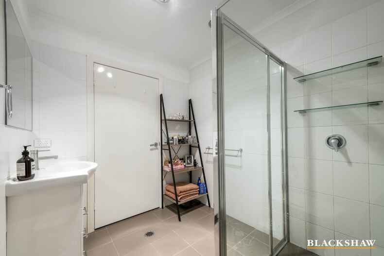 4/17 Bowman Street Macquarie