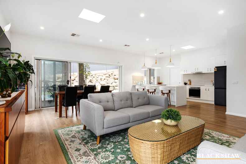 110 Freycinet Drive Sunshine Bay 110 Freycinet Drive Sunshine Bay