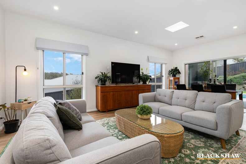 110 Freycinet Drive Sunshine Bay 110 Freycinet Drive Sunshine Bay