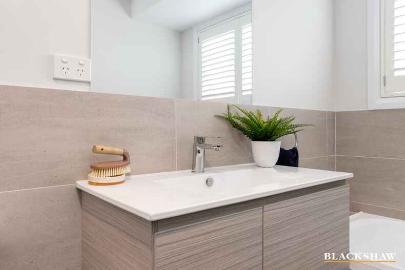 110 Freycinet Drive Sunshine Bay 110 Freycinet Drive Sunshine Bay