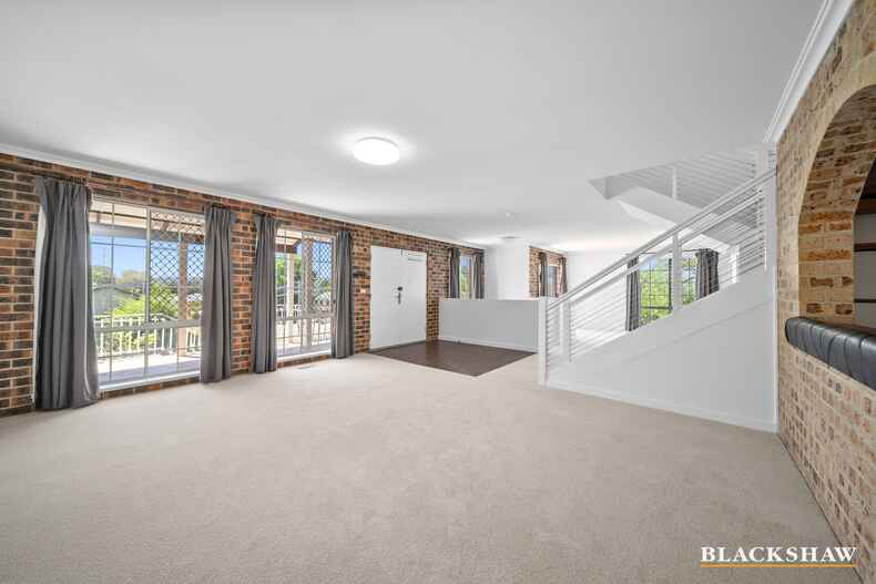 1 Crinoline Street Crestwood