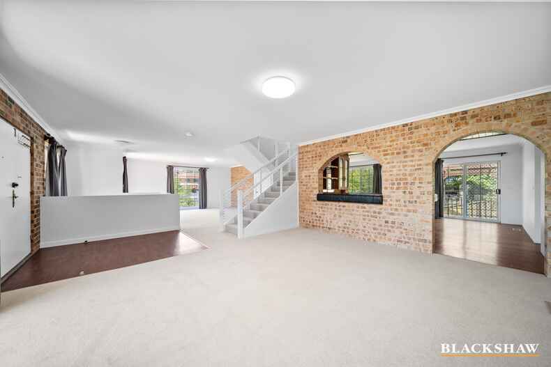 1 Crinoline Street Crestwood