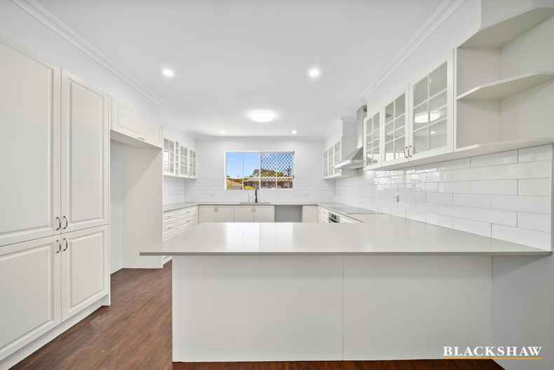 1 Crinoline Street Crestwood