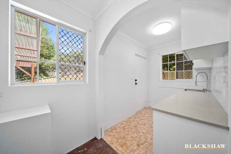 1 Crinoline Street Crestwood