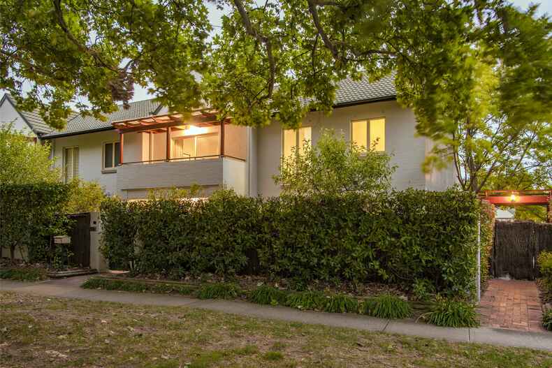 9/37 Dominion Circuit Forrest 9/37 Dominion Circuit Forrest