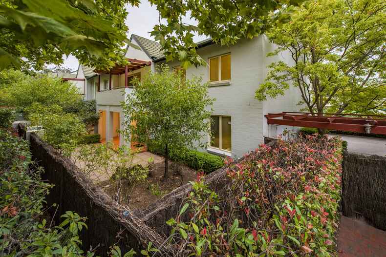 9/37 Dominion Circuit Forrest 9/37 Dominion Circuit Forrest