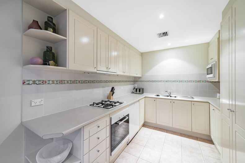 9/37 Dominion Circuit Forrest 9/37 Dominion Circuit Forrest