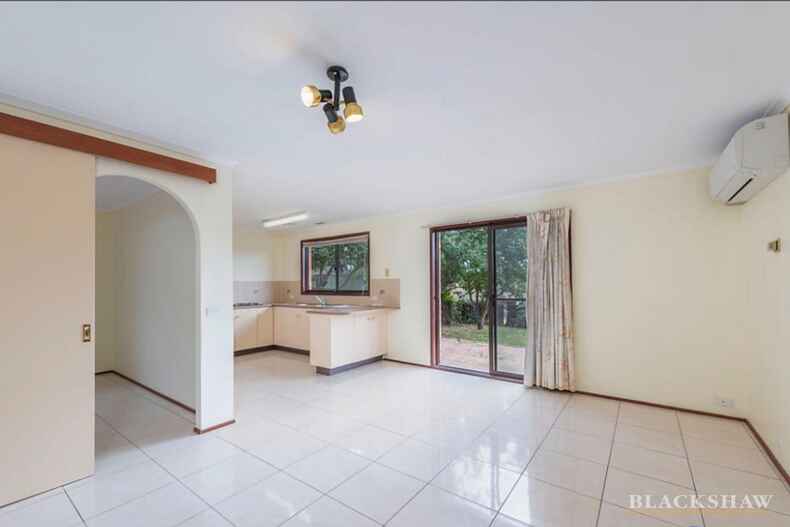 63 MacCallum Circuit Florey