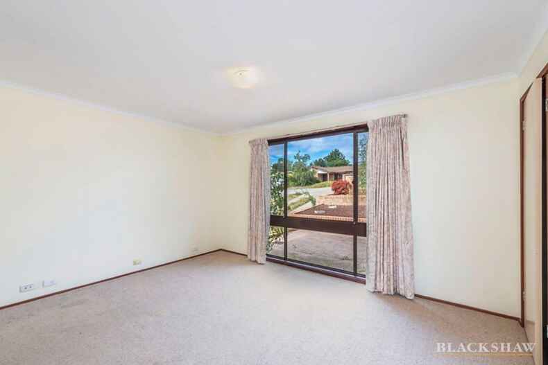 63 MacCallum Circuit Florey