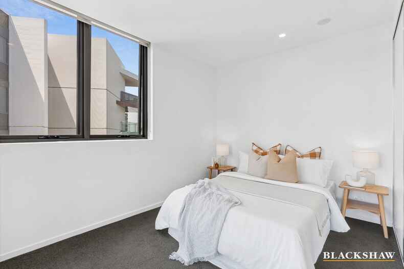 227/7  Irving Street Phillip