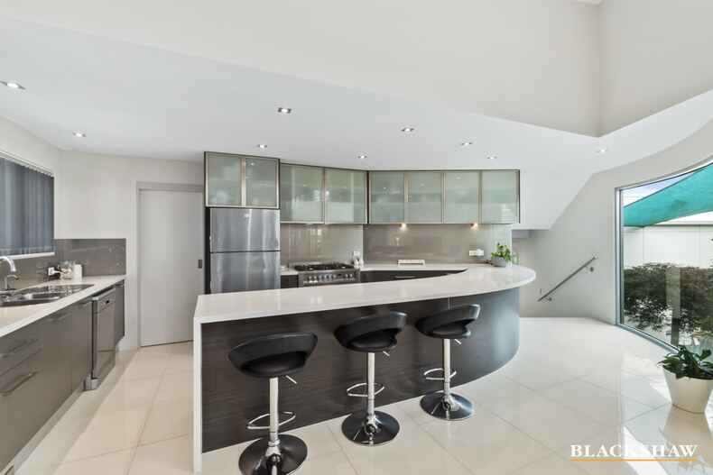 8 Hunter Place Sunshine Bay 8 Hunter Place Sunshine Bay