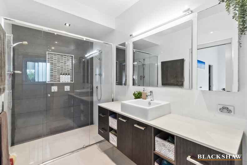 8 Hunter Place Sunshine Bay 8 Hunter Place Sunshine Bay