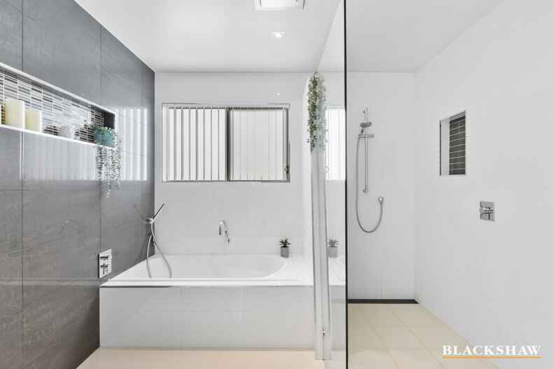 8 Hunter Place Sunshine Bay 8 Hunter Place Sunshine Bay