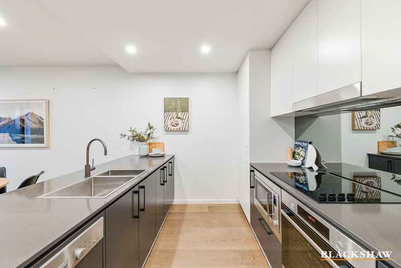 510/34 Eyre Street Kingston