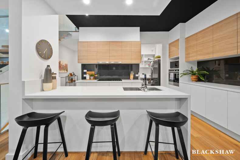 2/4 Endeavour Street Red Hill 2/4 Endeavour Street Red Hill