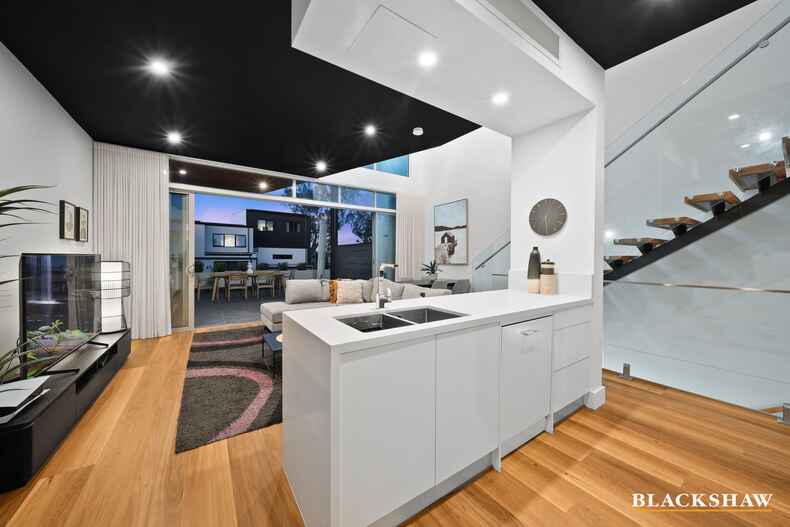 2/4 Endeavour Street Red Hill 2/4 Endeavour Street Red Hill