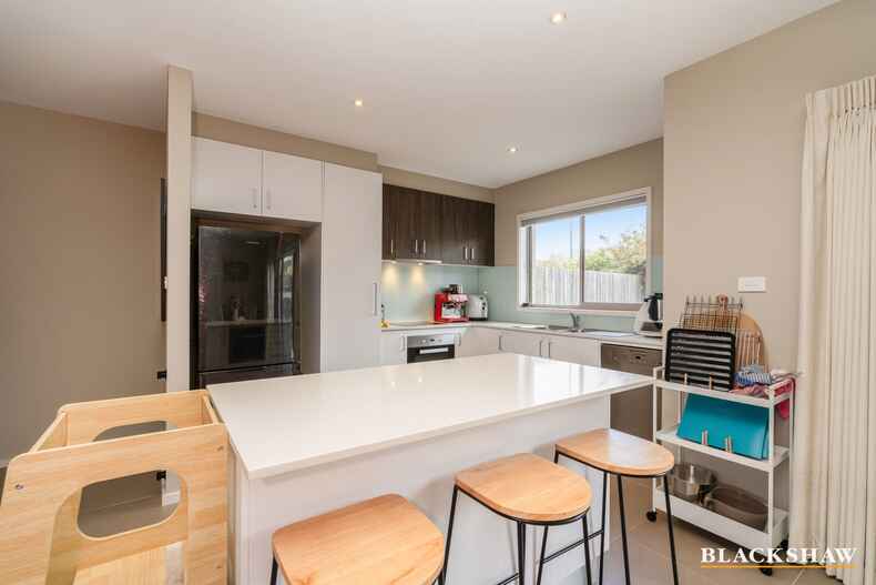 10/29 Bott Crescent Casey 10/29 Bott Crescent Casey