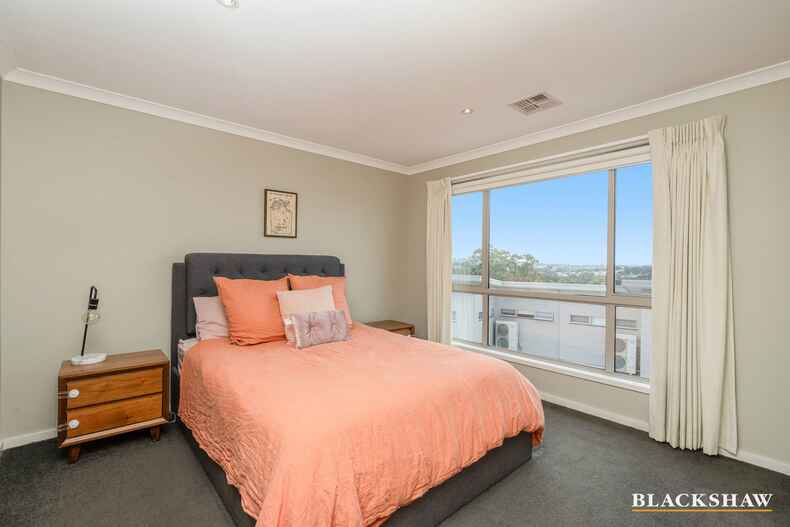 10/29 Bott Crescent Casey 10/29 Bott Crescent Casey